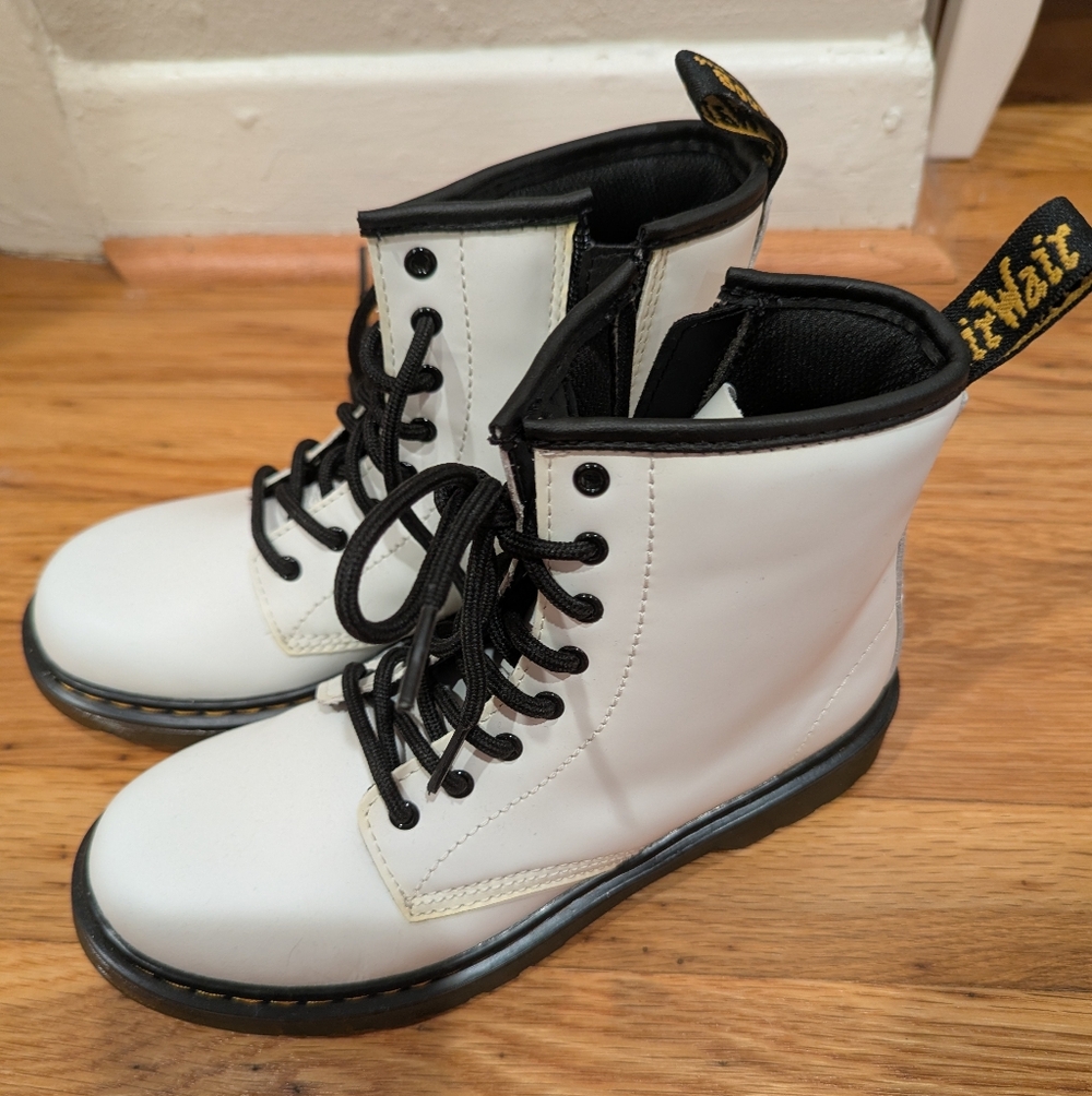 Dr. Martens, White. Girls Size 4. Brand New Never Worn. So Cute.